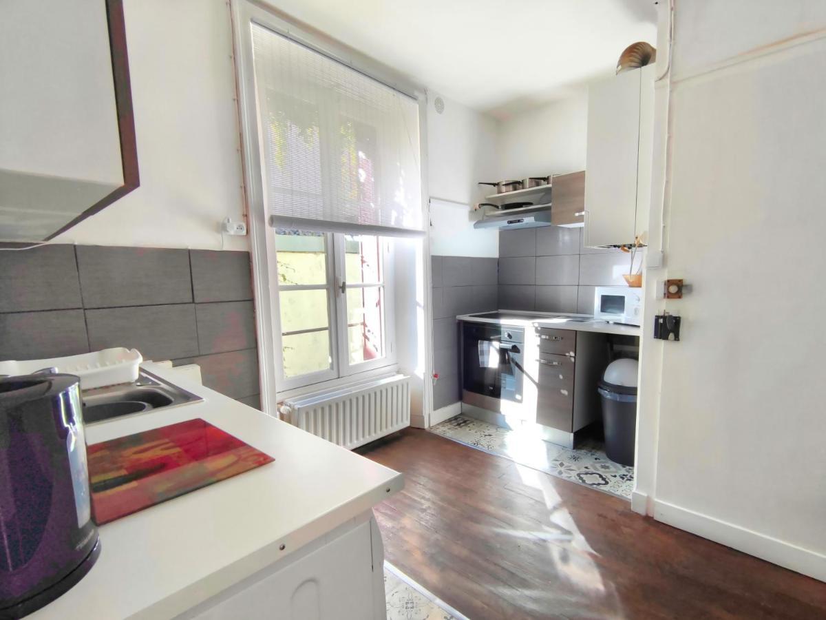 Number 22 - Le Dorat - Apartment One With Garden & Free Parking Exterior photo